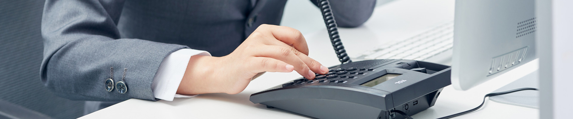 Бізбен хабарласыңы